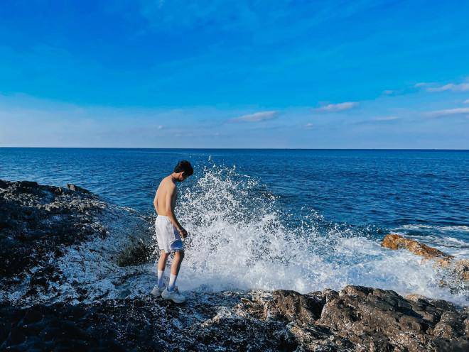 Breaking the island of Phu Quy in the most beautiful season at a cost of chestnuts - 7