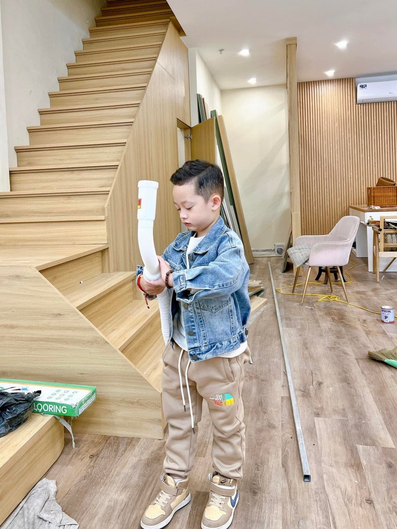 Ly Kute's 6 year old son, a tall and handsome boy in a series of rare photos - 13