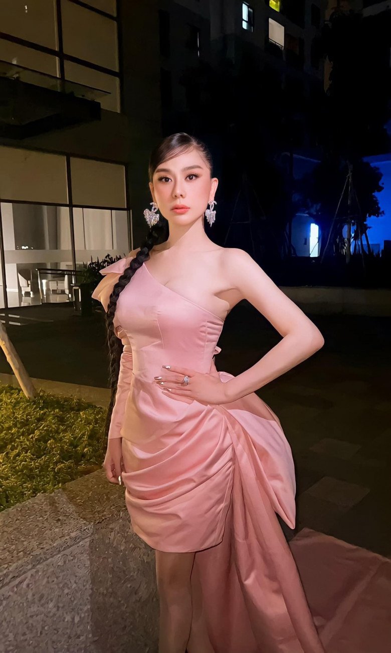 When she was sexy, Lam Khanh Chi was forced to dress up and criticized, now a single mother is barely open - 4