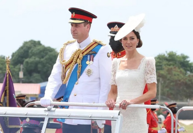 Princess Kate's love amp;#34;revealingamp;#34;  with Prince William explodes on social media - 1