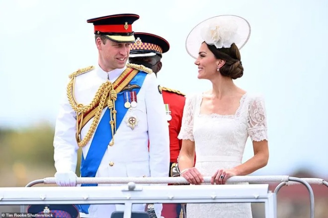 Princess Kate's love amp;#34;revealingamp;#34;  with Prince William explodes on social media - 4