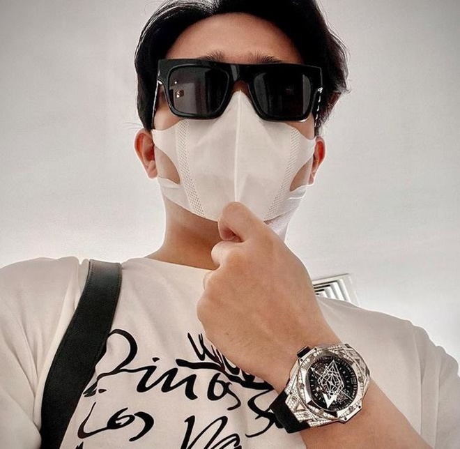 Tran Thanh shows off his 3 billion dong watch, netizens 