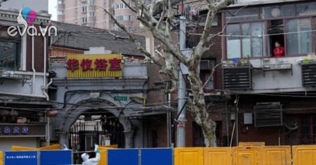 COVID-19: Highest case record, China’s most populous city on lockdown, people stay at home