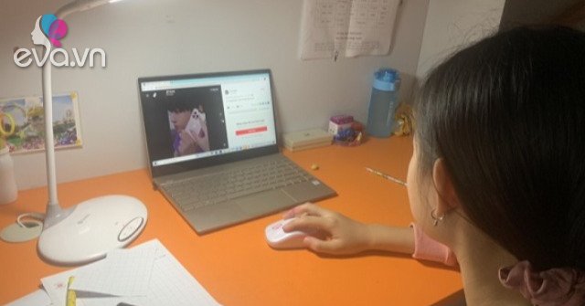 A 1st grade girl in Hanoi playing Tiktok, at first her mother thought she was good, then she was hospitalized