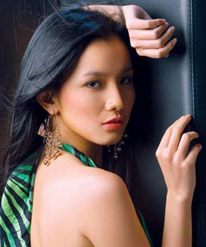 Hoa hậu Hoàn vũ Việt Nam đầu tiên: Lấy chồng ở ẩn 14 năm, các con lớn nhận không ra - 1