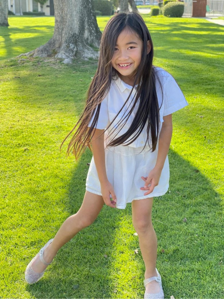 Kim Hien went to the US to give birth to her second child, the child is now 7 years old, the older she gets, the more beautiful she is, just like her mother - 6