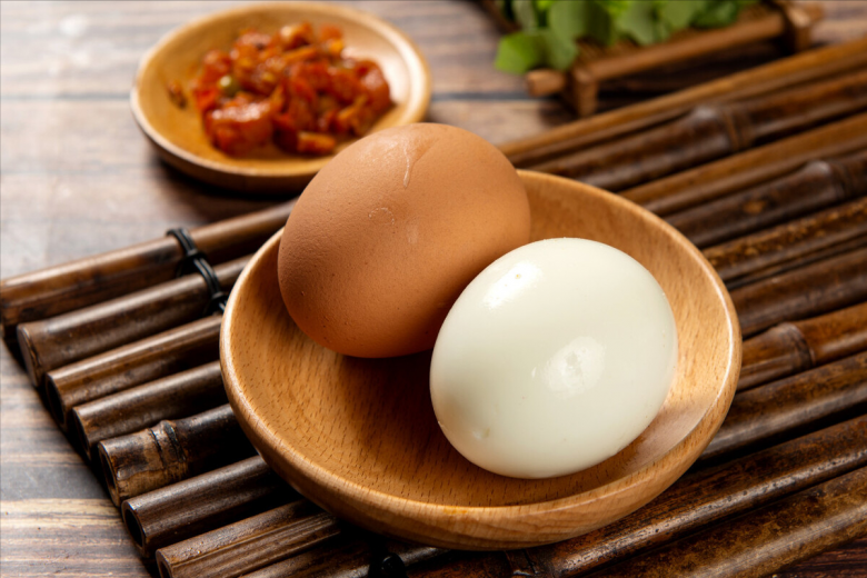 Boil eggs not only with water, add these 2 ingredients fragrant soft eggs, easy to peel - 1