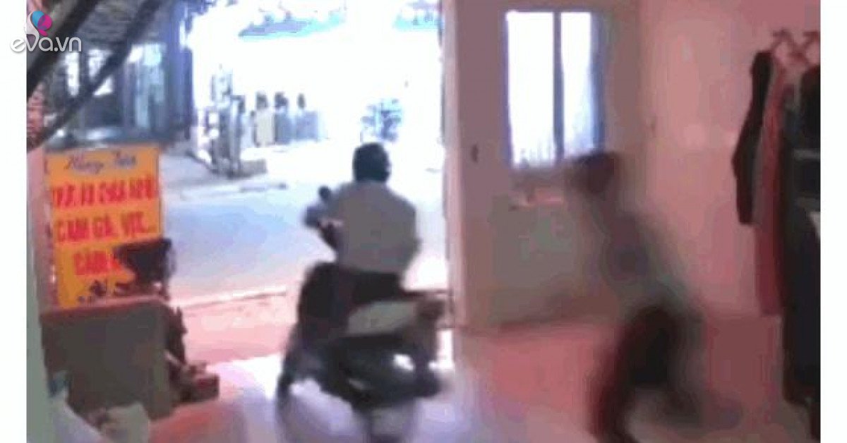 The owner fell, caught the motorcycle thief right at the door