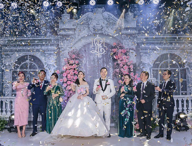 Á hậu Trúc Ny vừa tổ chức đám cưới riêng tư, kín đáo tại Hà Nội.