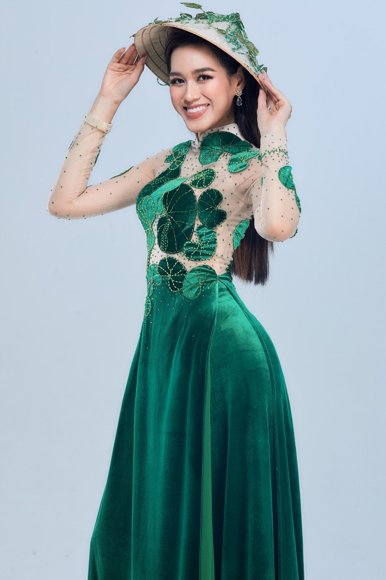 Do Thi Ha wears old Ao Dai to return to her homeland, her beauty increases in rank - 8