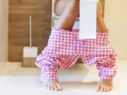 Sức khỏe - Dù nam hay nữ, đi vệ sinh 2 "thời điểm vàng” này chứng tỏ bạn khỏe mạnh, dễ sống thọ