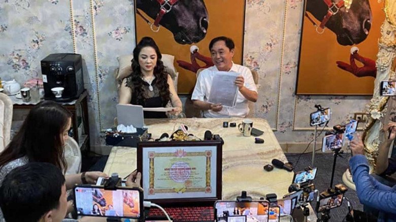 Nhiều cá nhân giúp bà Hằng lên kịch bản livestream được công an mời làm việc. Ảnh: Vietnamnet.