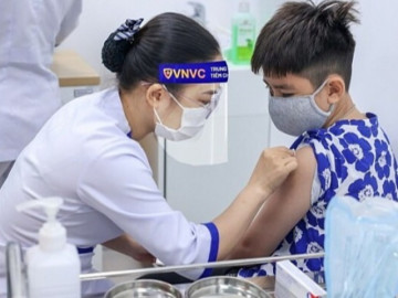 Tại sao lại phải tiêm vắc xin cho trẻ 5-11 tuổi khi bác sĩ nói trẻ mắc COVID-19 thường nhẹ?