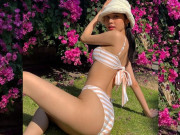 Thời trang - "Út cưng" của Vũ Khắc Tiệp: khuôn ngực mi nhon nhưng diện bốc chẳng kém Ngọc Trinh