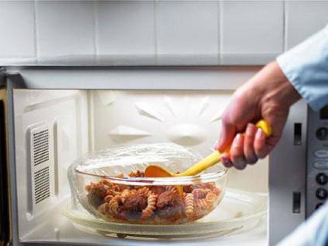 Lò vi sóng có thể diệt được vi khuẩn trong thức ăn?