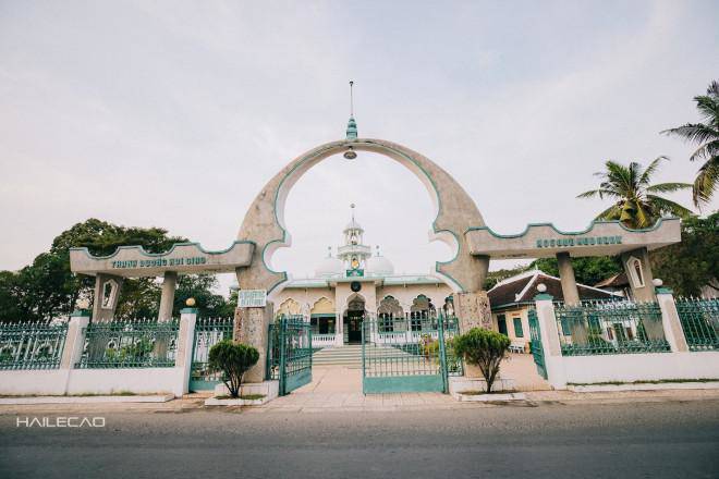 The Enchantment of the Beauty of the Mosque in An Giang - 12