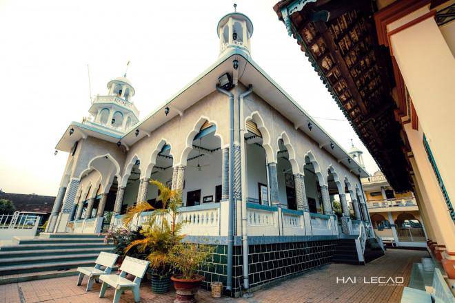 The Enchantment of the Beauty of the Mosque in An Giang - 13
