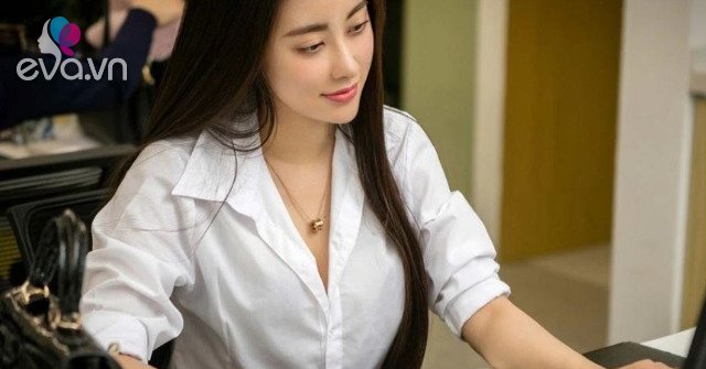 Applying to be a secretary, the girl is surprised by the request to be beautiful, strong and experienced in sex