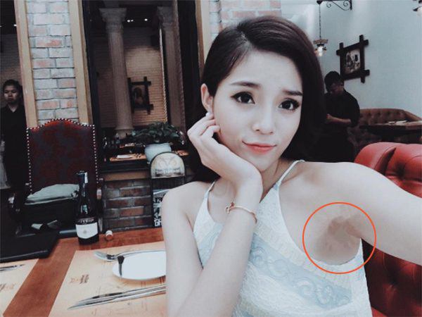 Kỳ Duyên là nàng hậu bị bóc mẻ xóa thâm vùng cánh tay bằng phương pháp chỉnh sửa ảnh. 