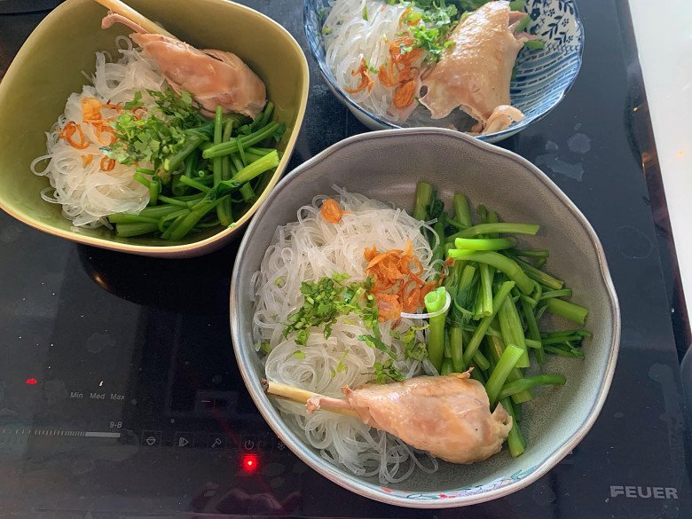 Runner-up Diem Chau cooks rice for his kids to take to school so delicious, classmates ask for it - 14