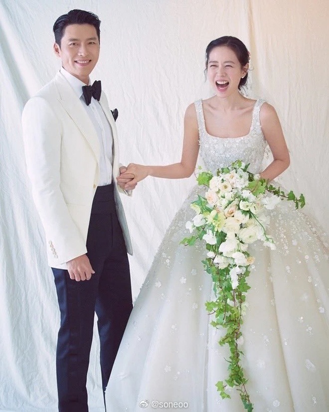 Hyun Bin - Son Ye Jin's wedding: Father-in-law entrusted his son-in-law, Song Joong Ki is so beautiful - 15