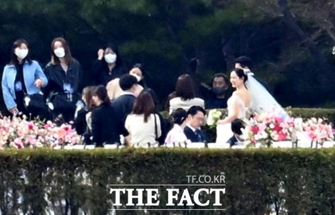 Hyun Bin - Son Ye Jin's wedding: Father-in-law entrusted his son-in-law, Song Joong Ki is so beautiful - 9