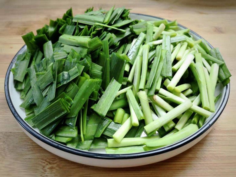 These two vegetables are stir-fried together, which is easy to make, and heart-healthy, fortifying ones, eating a lot without fear of gaining weight - 4