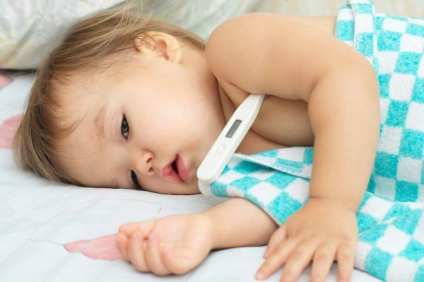The fastest way to lower a child's fever at home to avoid danger - 3
