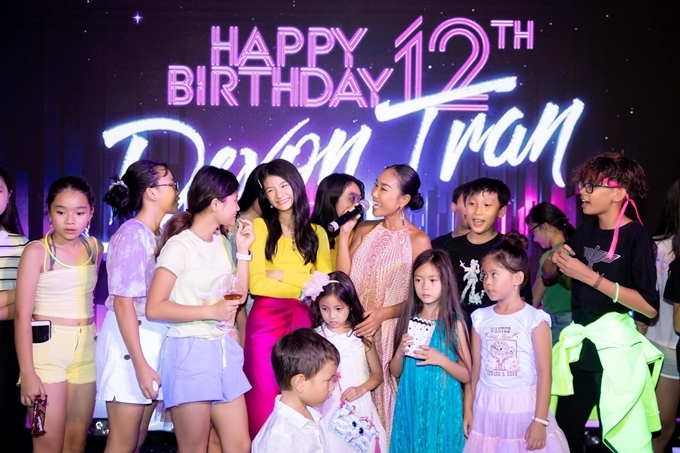 Sao Việt tổ chức sinh nhật cho con: Từ tiệc 0 đồng đến bữa kỉ niệm xa hoa, cầu kì - 17