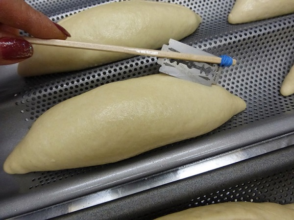 3 cách làm bánh mì tại nhà đơn giản, đảm bảo đặc ruột và giòn ngon - 6