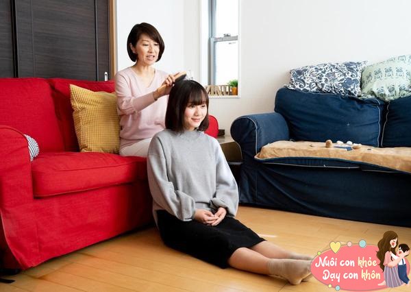 Sự thấu hiểu của bố mẹ sẽ làm trẻ cảm thấy được quan tâm, đồng cảm để từ đó sẵn sàng chia sẻ. 