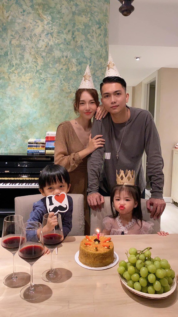Sau nhiều tin đồn, Big Daddy chính thức lên tiếng xác nhận đã lập gia đình với Emily. Cặp đôi có với nhau 2 con người con kháu khỉnh.