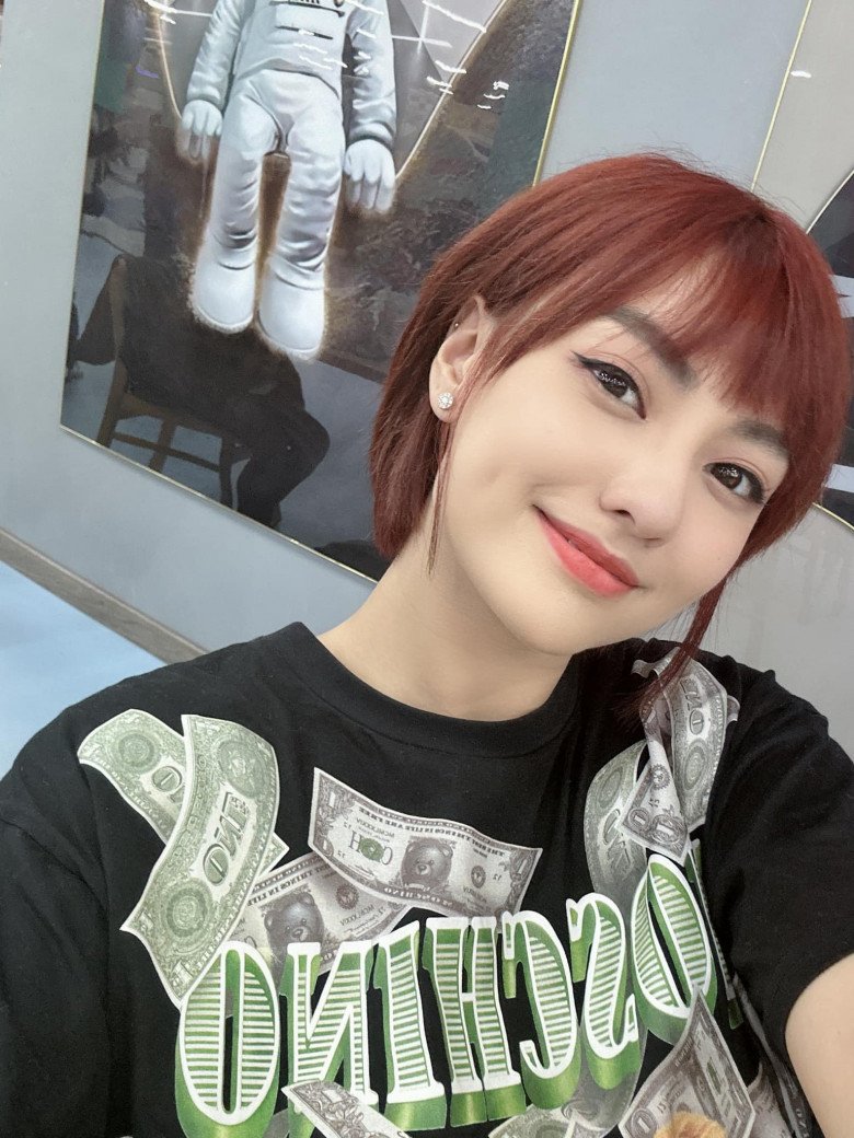 Người đẹp giờ không còn hoạt động nghệ thuật mà lui về kinh doanh song vô vẫn tạo dấu ấn được với nhan sắc của mình.