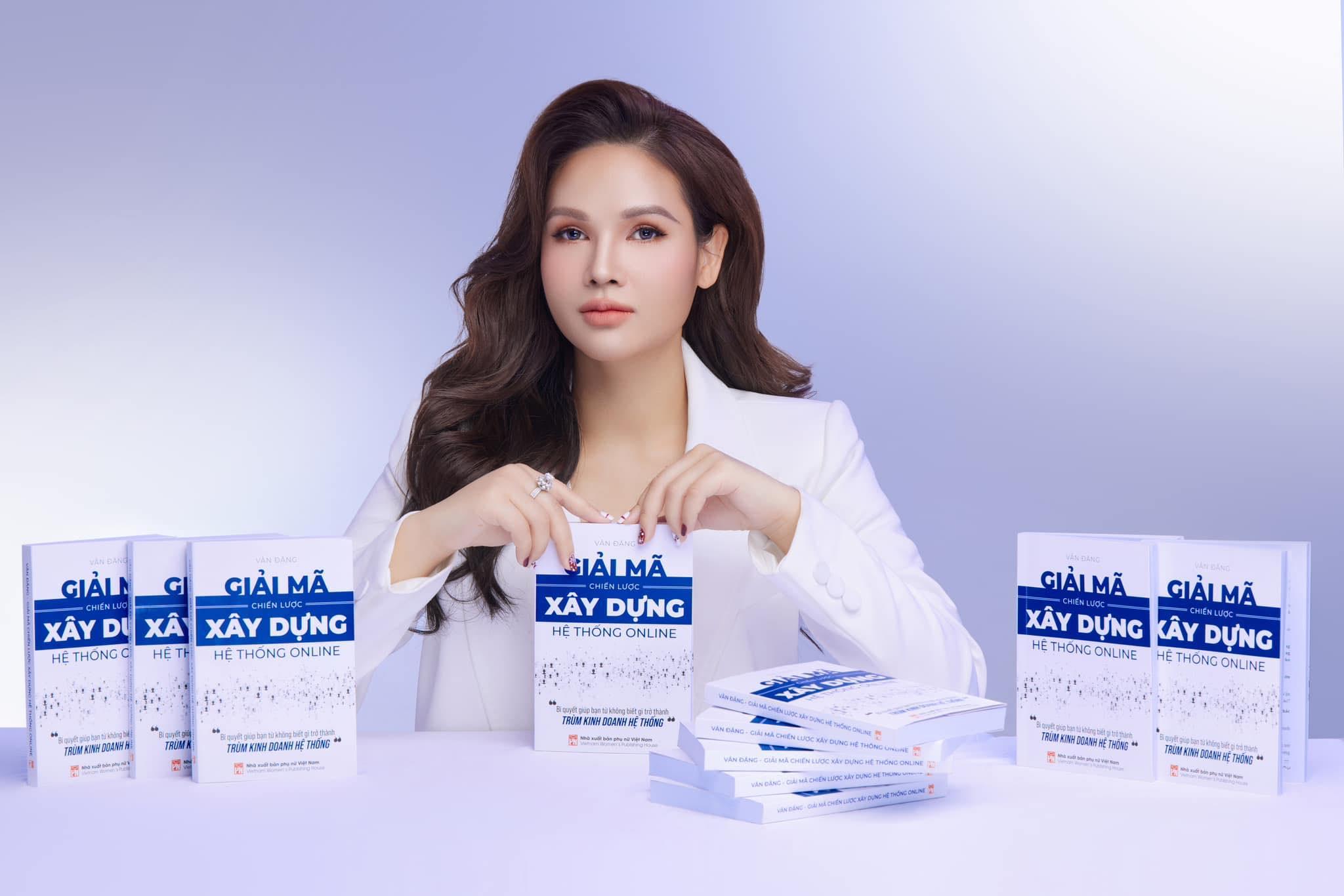 Nữ doanh nhân cho biết sẽ phát hành cuốn sách “Giải Mã Chiến Lược Xây Dựng Hệ Thống Online” chia sẻ những kinh nghiệm mình đã có được sau nhiều năm kinh doanh.