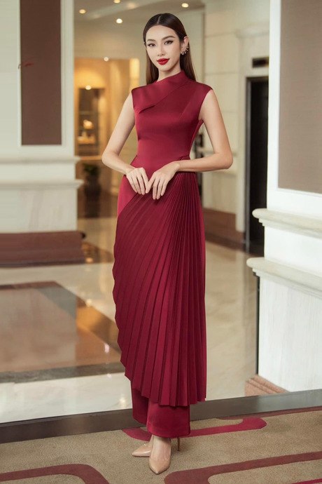 Hoa hậu Thuỳ Tiên mặc áo dài xuyên thấu, amp;#34;cạnh tranhamp;#34; trực tiếp với nàng dâu hào môn họ Đỗ - 14