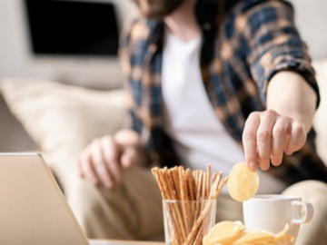 3 thời điểm dễ tăng cân mạnh nhất trong ngày, nếu kiểm soát được thì bạn sớm có vòng eo siêu nhỏ