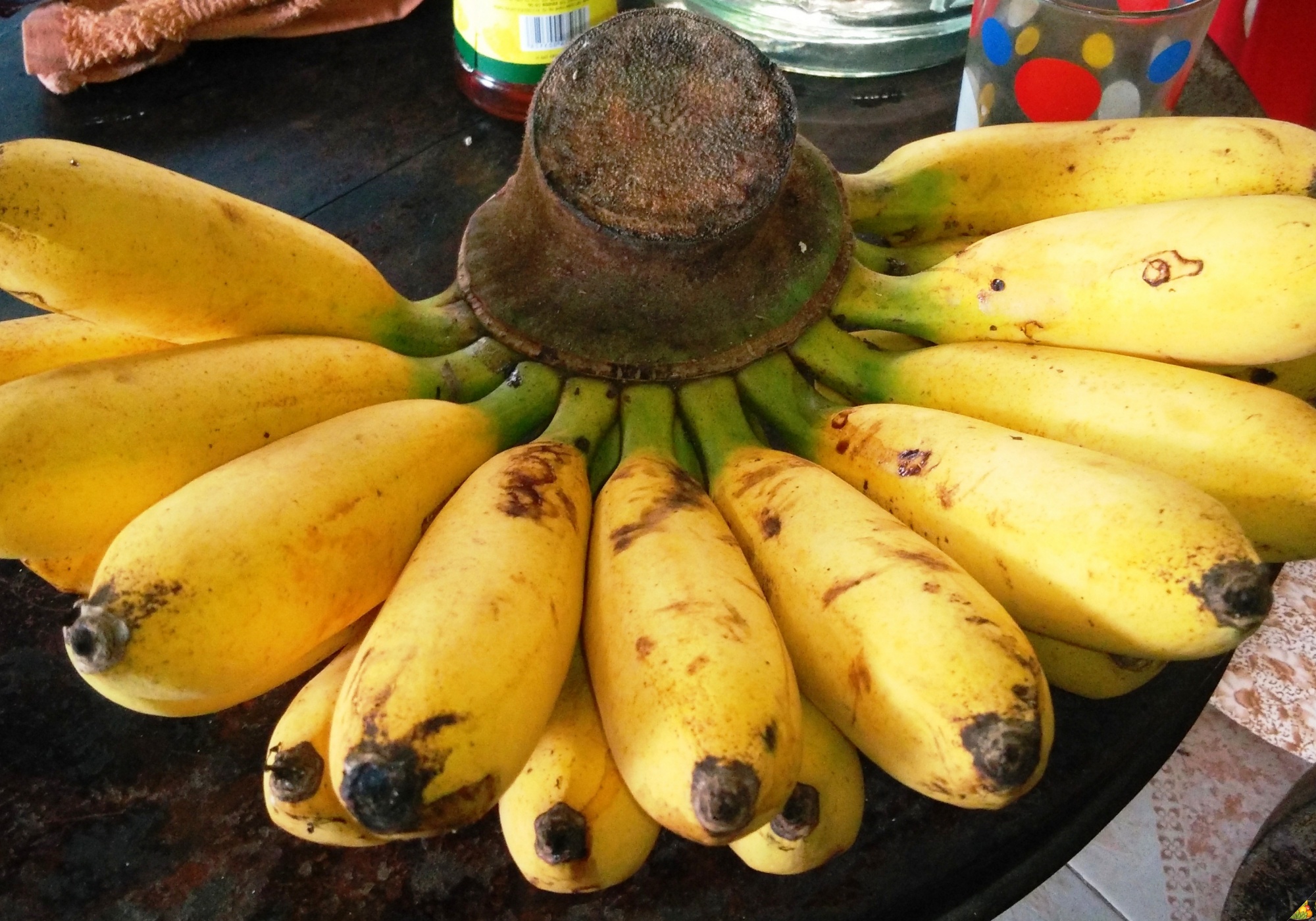 Ripe but not overripe fruits for the five-fruit tray