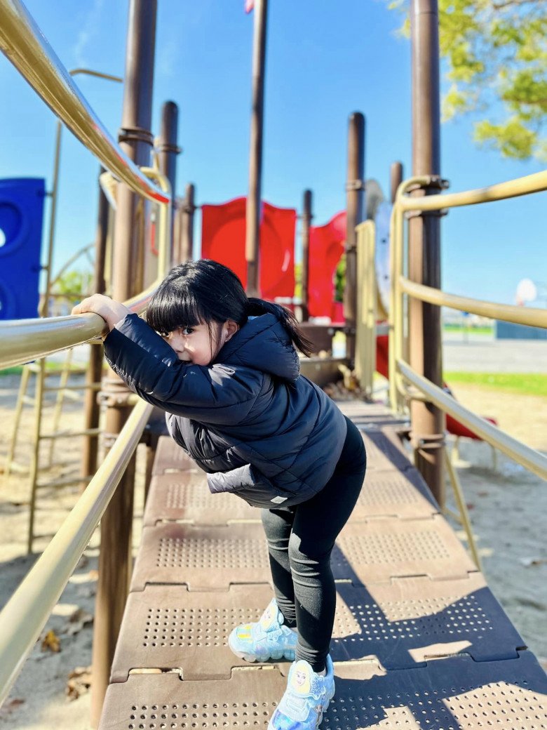Jennifer Phạm 35 tuổi sinh con thứ 4, em bé giờ 3 tuổi xinh xắn được bố doanh nhân cưng chiều - 8