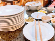 Xem ăn chơi - Món bánh lạ ở Tây Nguyên, mỗi lần ăn là phải hết hàng chục đĩa, xếp chồng cao như núi