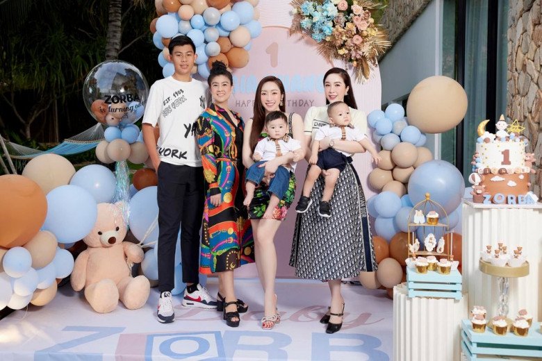 Bảo Thy lần đầu khoe cận dung mạo quý tử trong tiệc sinh nhật con trai Chi Bảo. 