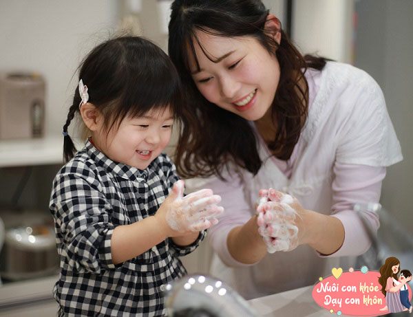 Rửa tay bằng xà phòng có thể bảo vệ khoảng 1/3 trẻ nhỏ bị bệnh tiêu chảy và gần 1/5 trẻ bị nhiễm trùng đường hô hấp như viêm phổi.