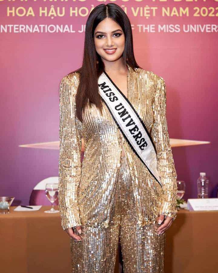 Miss Universe 2021 nỗ lực giảm cân, stylist lại liên tục dìm dáng, fans Việt đòi amp;#34;giải cứuamp;#34; nàng hậu - 11