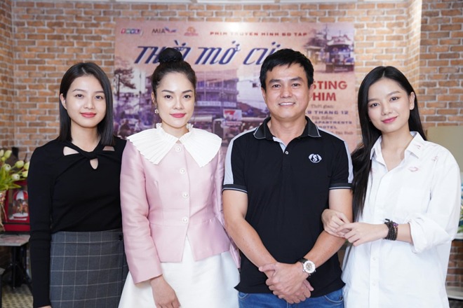 ...và các bạn diễn tại buổi casting phim Thời Mở Cửa.