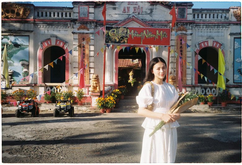 Việt Nam hiếm hoi có hoa hậu ngại mặc hở, diện áo dài cổ xưa đẹp trong veo như nắng mùa Xuân - 11