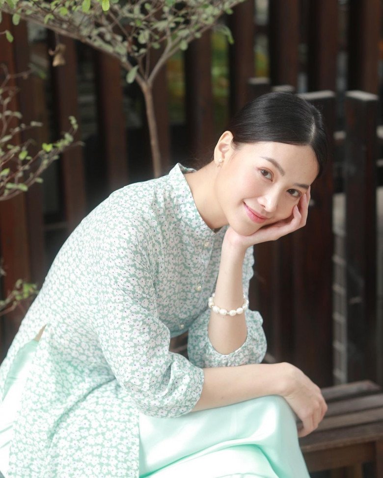 Việt Nam hiếm hoi có hoa hậu ngại mặc hở, diện áo dài cổ xưa đẹp trong veo như nắng mùa Xuân - 3