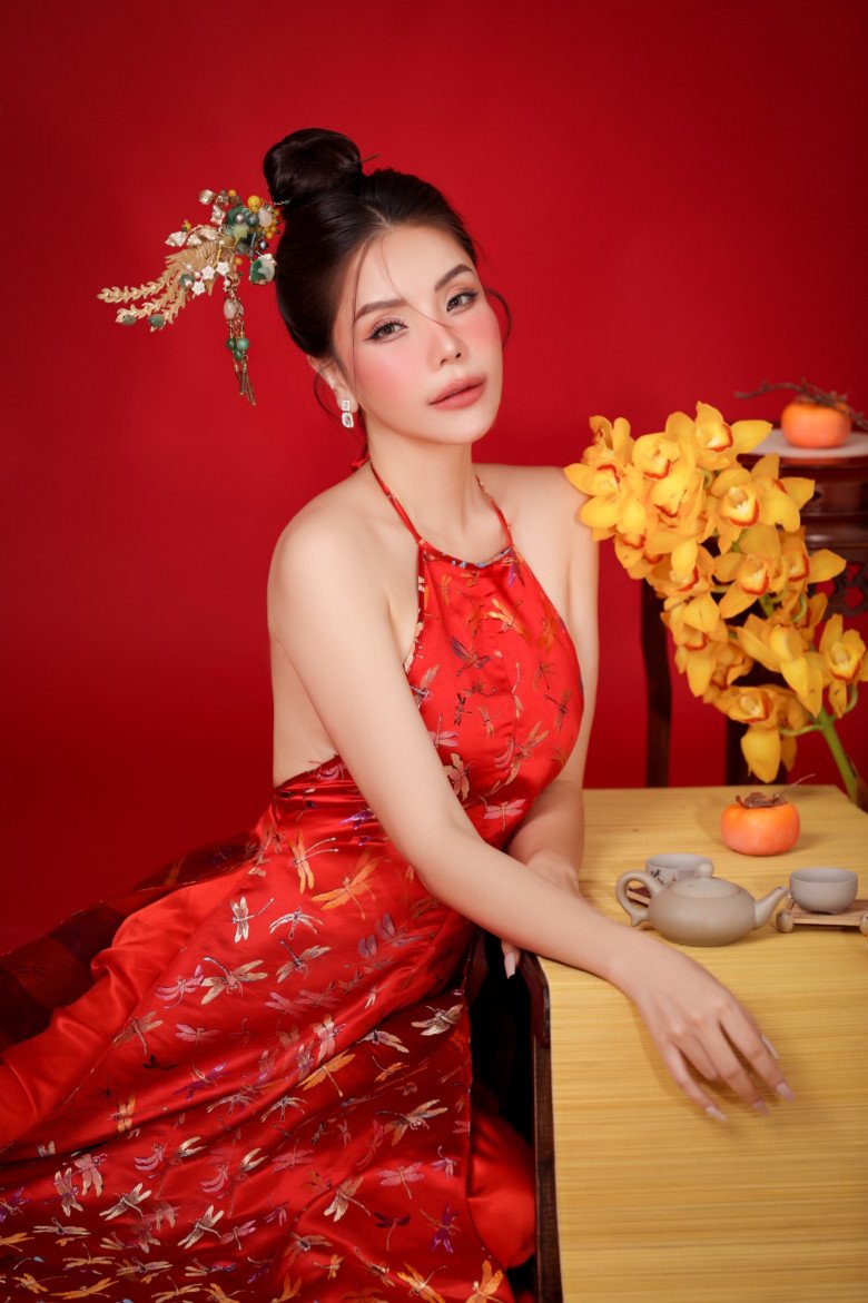 Bà mẹ 4 con nóng bỏng nhất nhì showbiz Việt, ở nhà 1 triệu đô nhưng cho con học trường công lập - 1