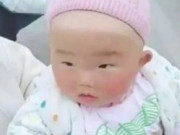 Làm mẹ - Bố mẹ da trắng nõn sinh con gái da đen khiến ai cũng thắc mắc, lột mũ mới biết lý do