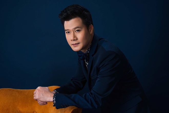 Anh bắt đầu Nam tiến để theo đuổi con đường ca hát chuyên nghiệp.