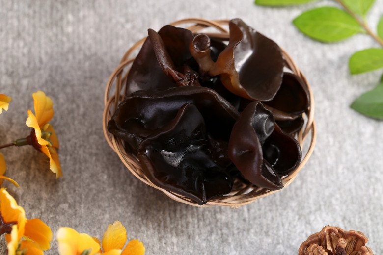Mộc nhĩ giàu chất xơ, vitamin B2, canxi, sắt, anthocyanin và các thành phần chống đông máu. (Ảnh minh họa)