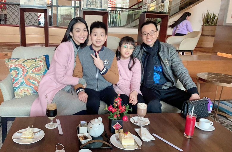 Mỹ nhân tuổi Mão Thùy Lâm 20 tuổi đăng quang Hoa hậu, U40 hạnh phúc làm mẹ bỉm sữa - 4
